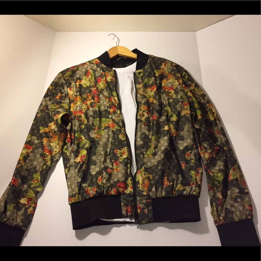 Jacket with flower pattern